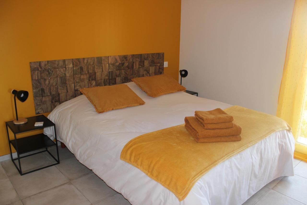 Gite De Charme Pour 10 Personnes Camelas Exterior photo